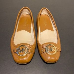 Michael Kors women’s size 7 brown flats